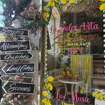 Well-equipped 4br Flat In Peaceful - Gv