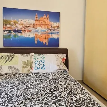 Apartament Well-equipped 4br Flat In Peaceful - Gv