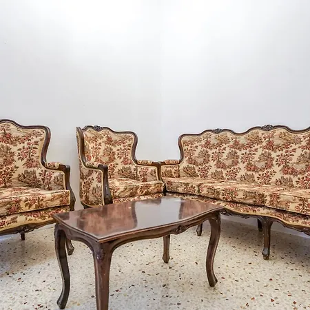 Well-equipped 4br Flat In Peaceful - Gv