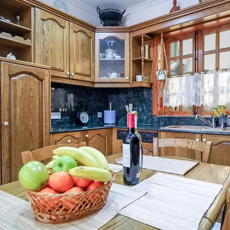 Well-equipped 4br Flat In Peaceful - Gv