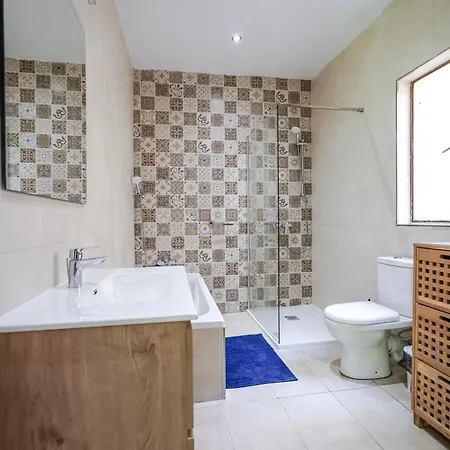 Well-equipped 4br Flat In Peaceful - Gv Апартаменты