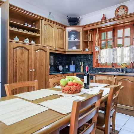 Well-equipped 4br Flat In Peaceful - Gv